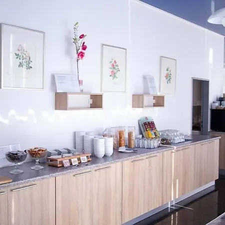 アム ズトア ホテル 3*