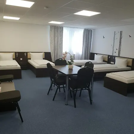 アム ズトア ホテル 3*