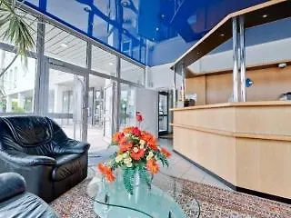 埃姆南门酒店 3* 巴克南